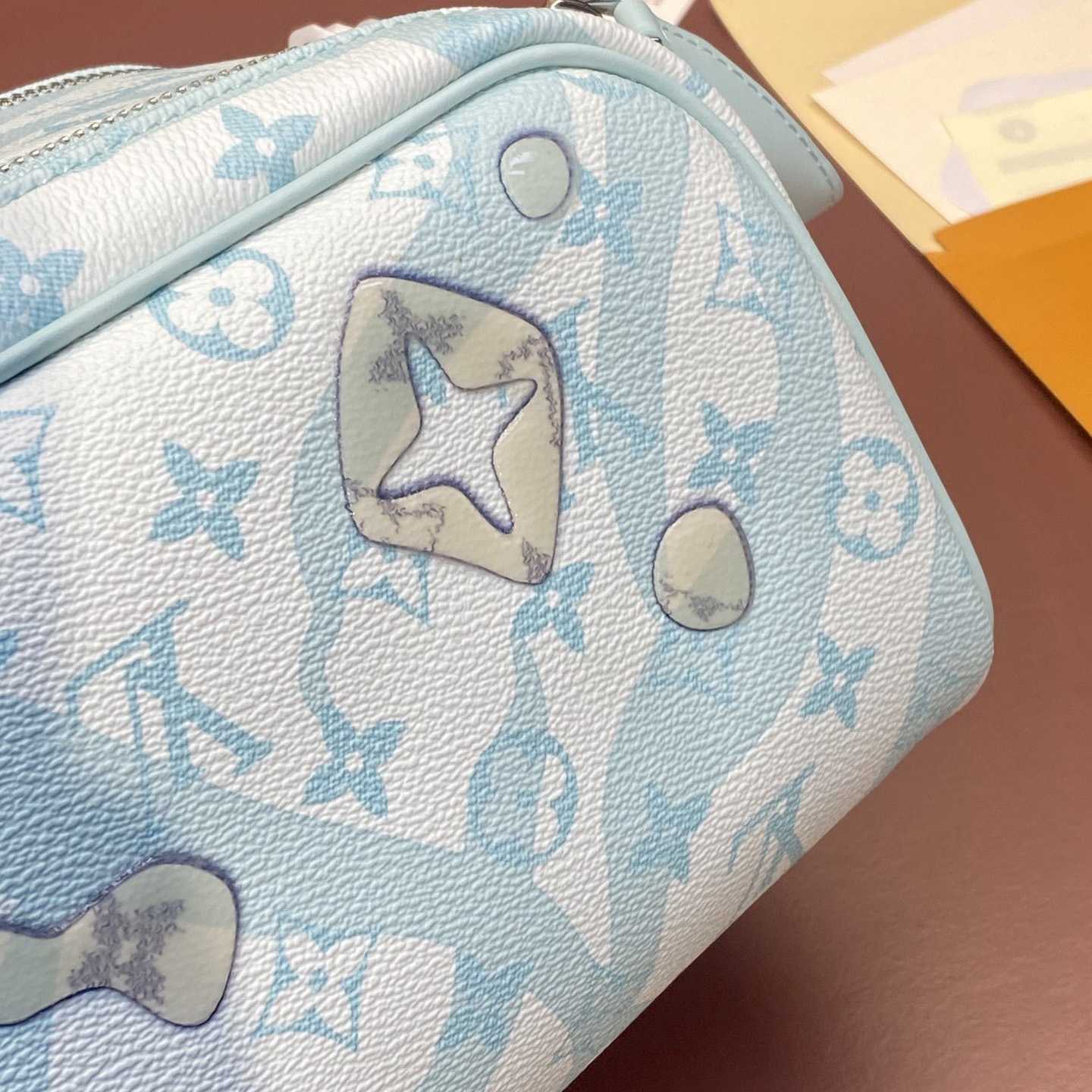 Louis Vuitton Dopp Kit    M82337 - FashionPlug