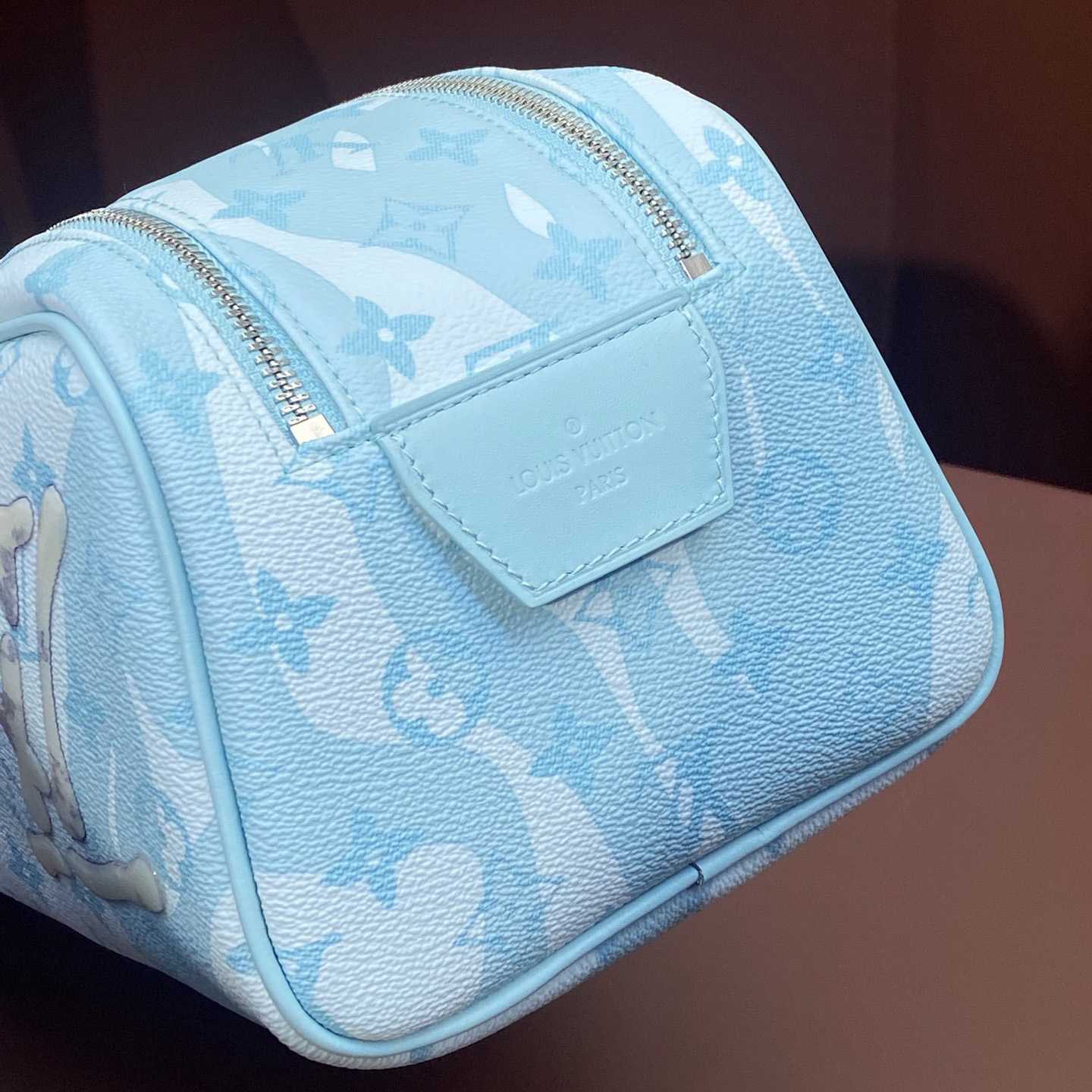 Louis Vuitton Dopp Kit    M82337 - FashionPlug