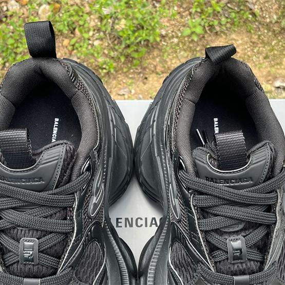 Balenciaga 10XL Sneaker  - FashionPlug