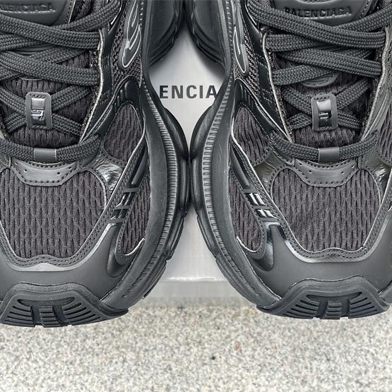 Balenciaga 10XL Sneaker  - FashionPlug