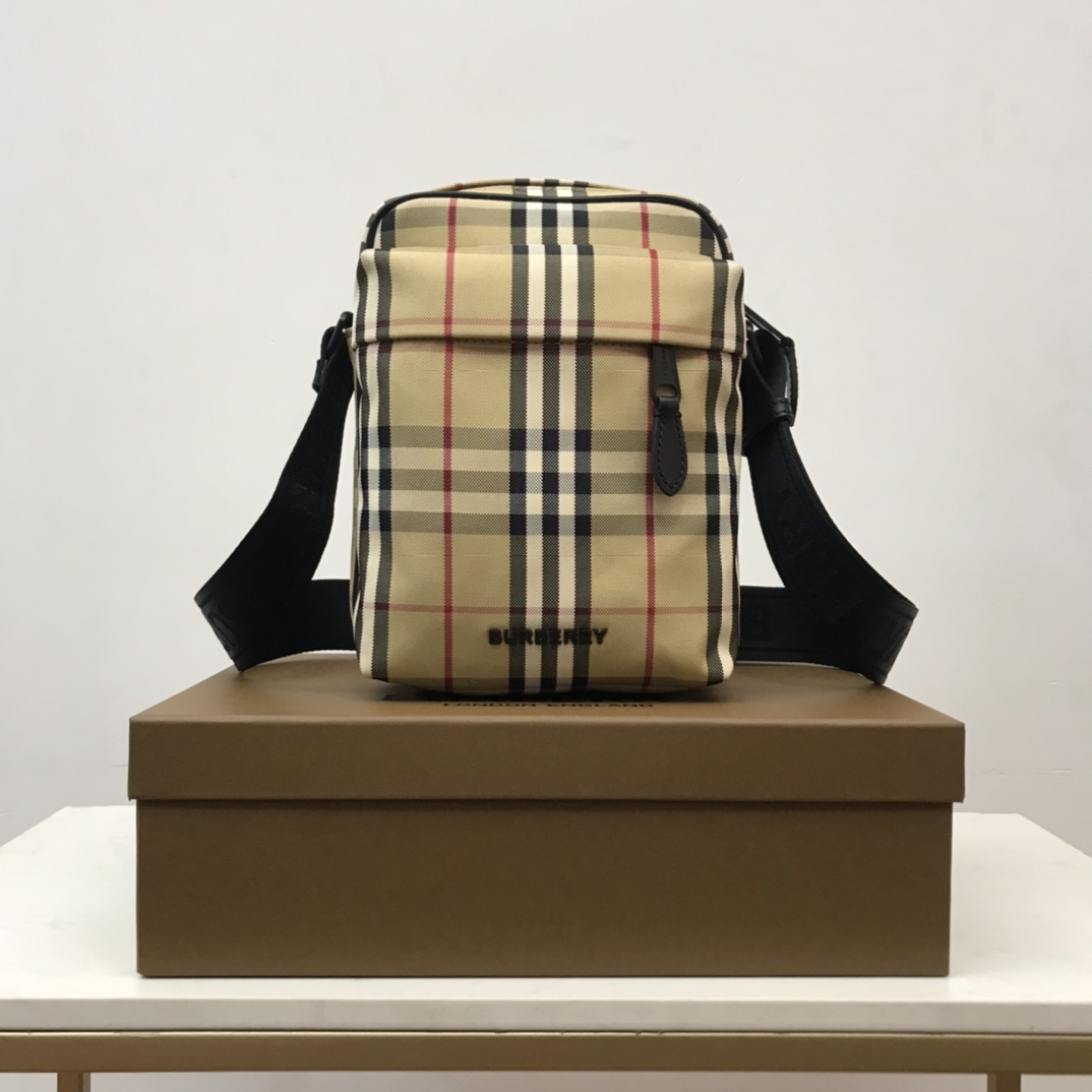 Burberry Freddie Bag - FashionPlug