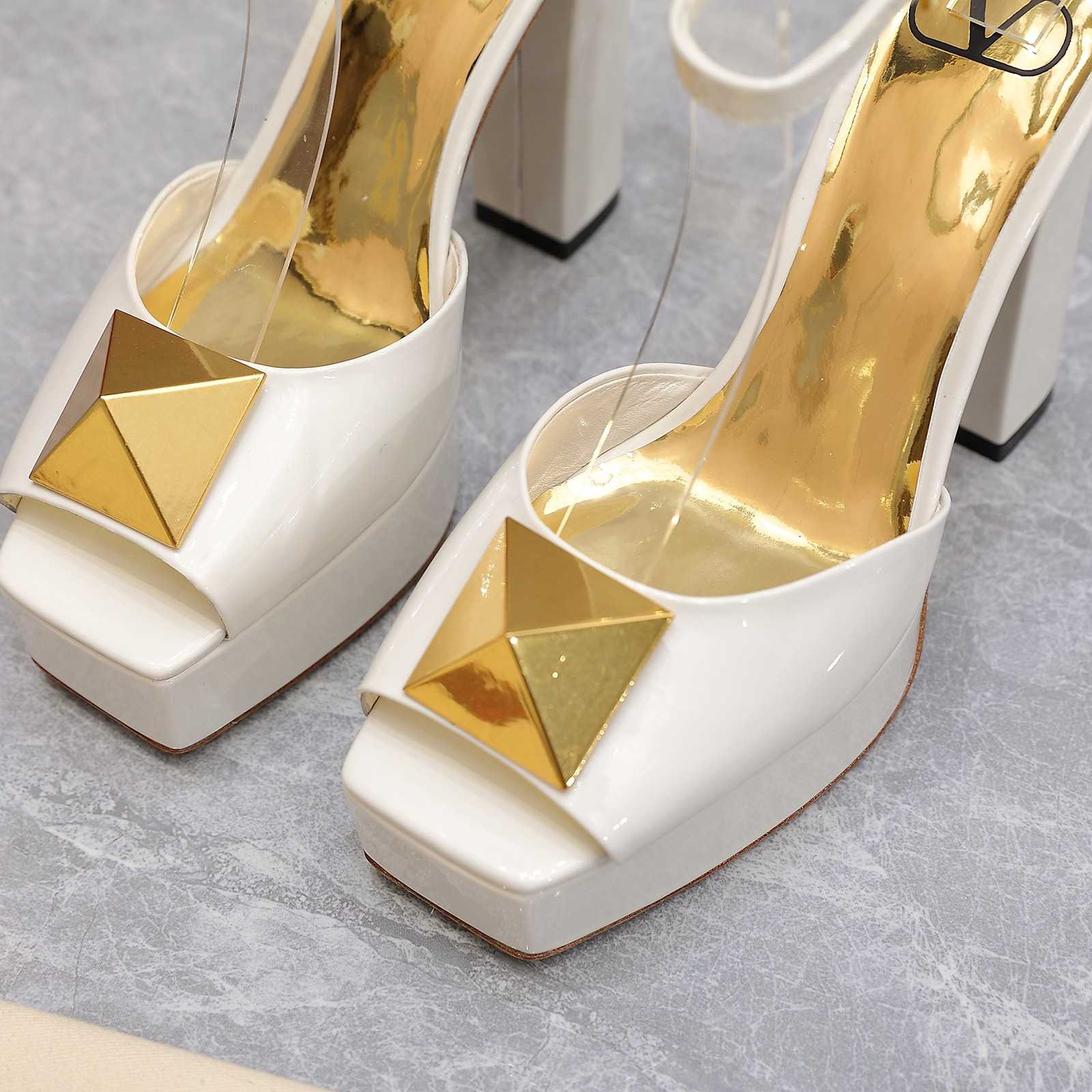 Valenti Garavani One Stud Patent Leather Platform Sandals - FashionPlug