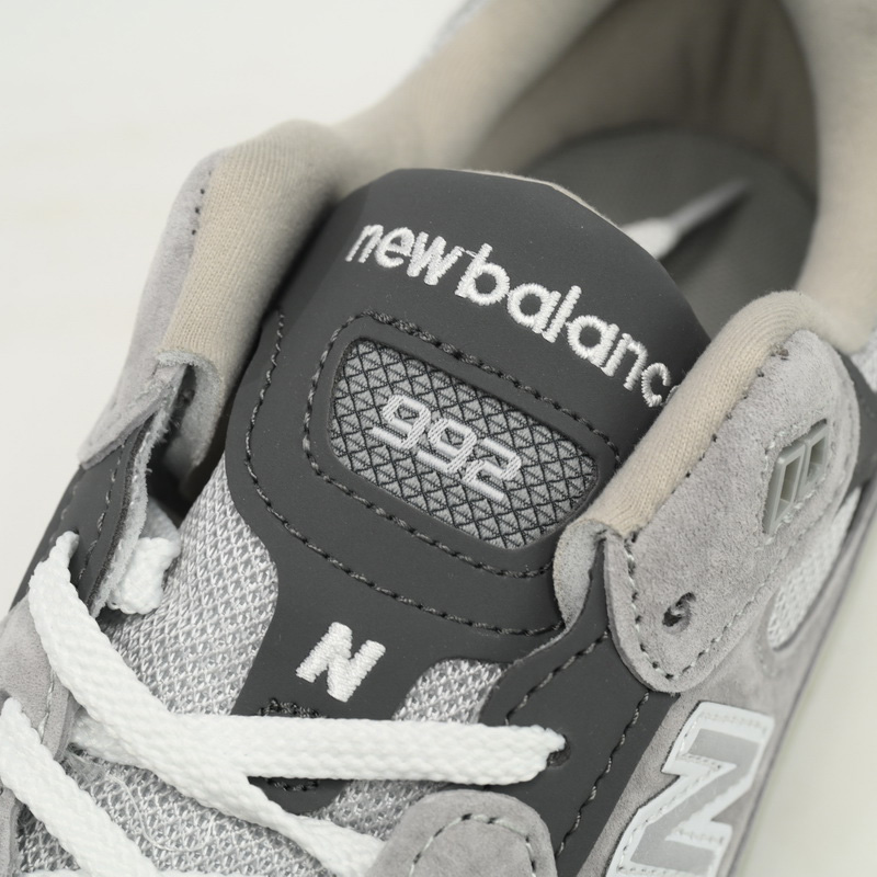 New Balance 992 Black And Gray Sneakers      M992GR  - FashionPlug