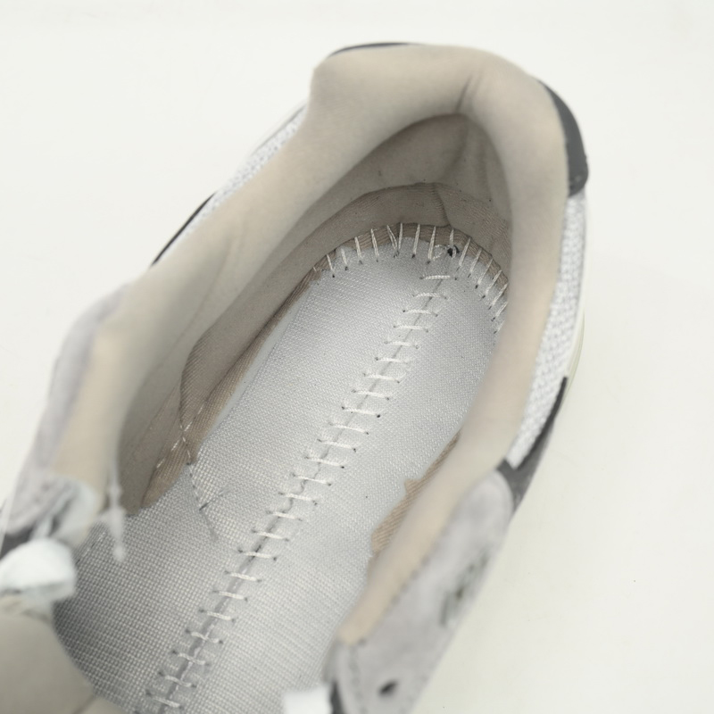 New Balance 992 Black And Gray Sneakers      M992GR  - FashionPlug