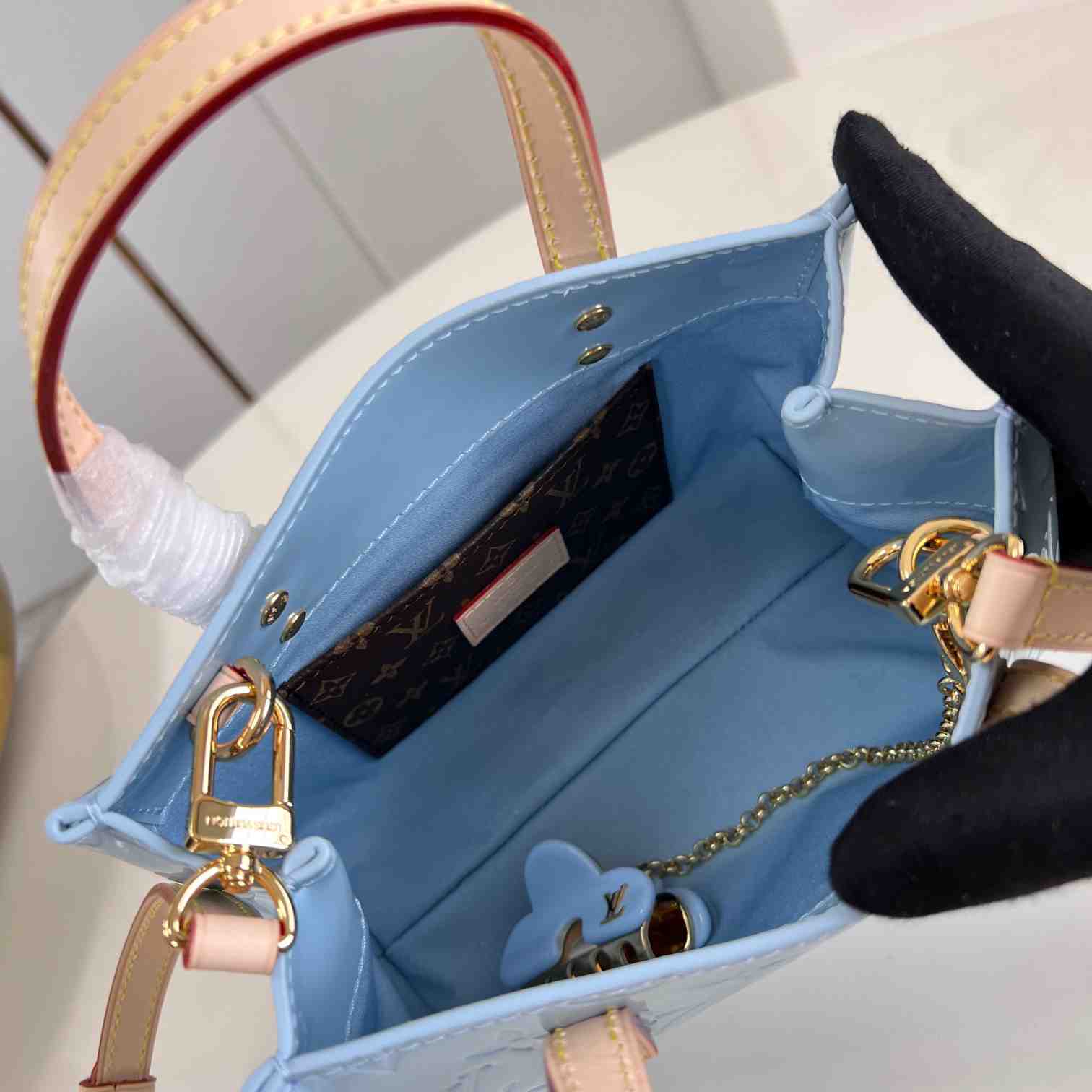 Louis Vuitton Reade PM    M24144 - FashionPlug