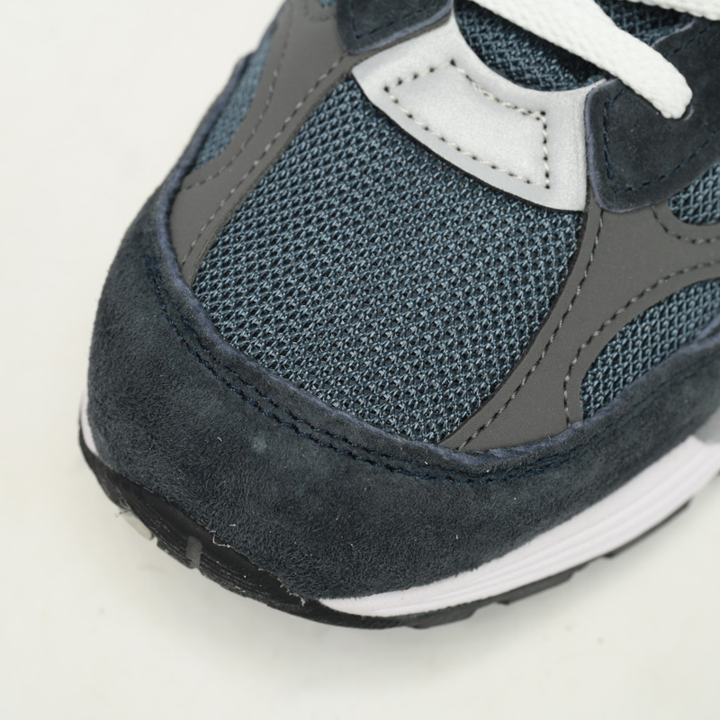 New Balance 992 Navy Blue Sneakers      M992GG  - FashionPlug