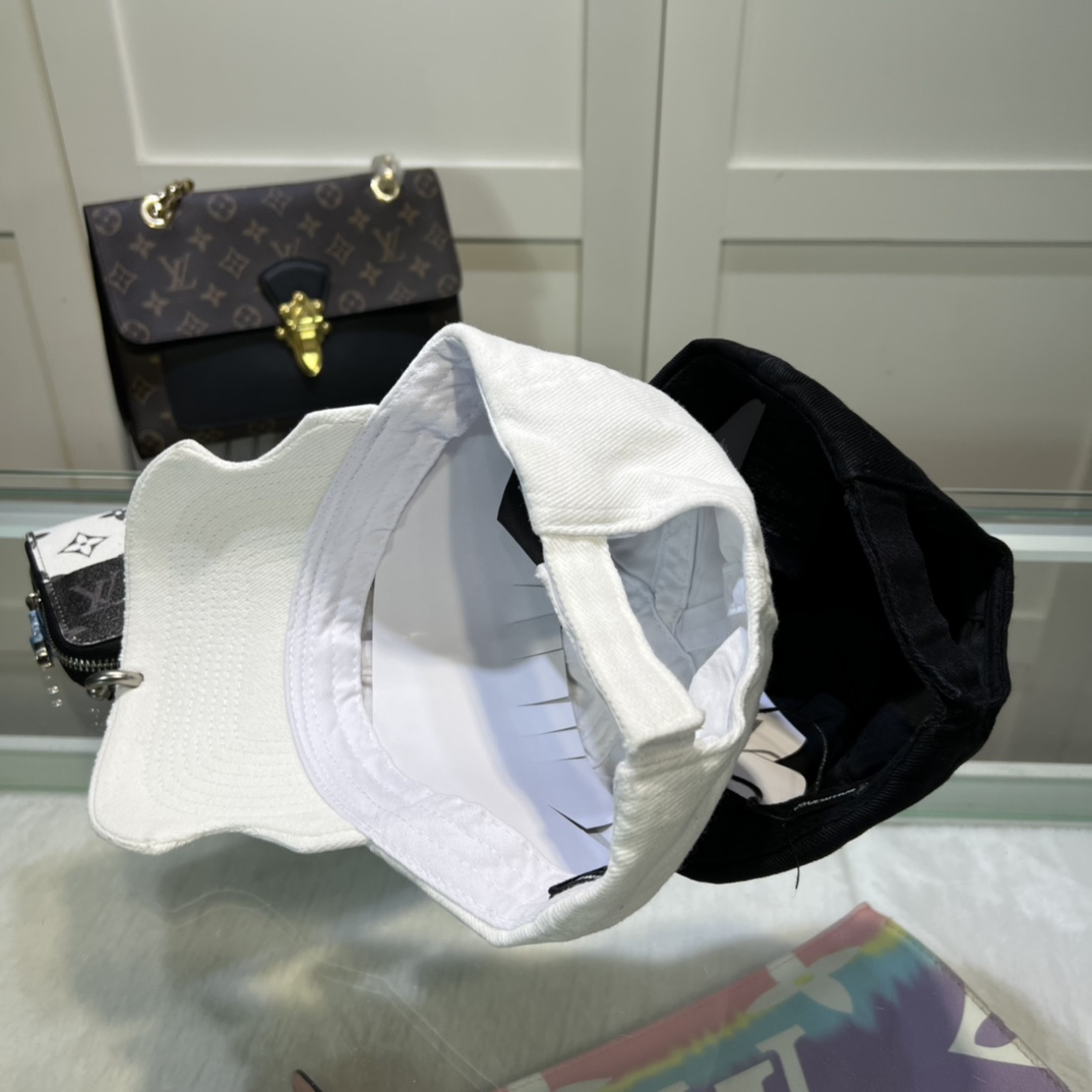 Balenciaga Embroidered-logo Six-panel Cap - FashionPlug