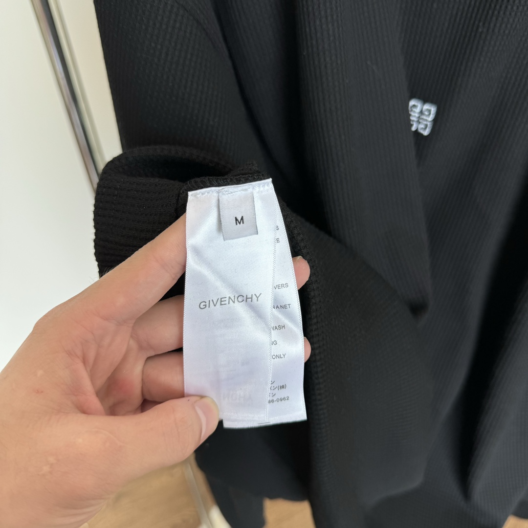Givenchy Boxy Fit T-shirt In Cotton With GIVENCHY Dragon Print - FashionPlug