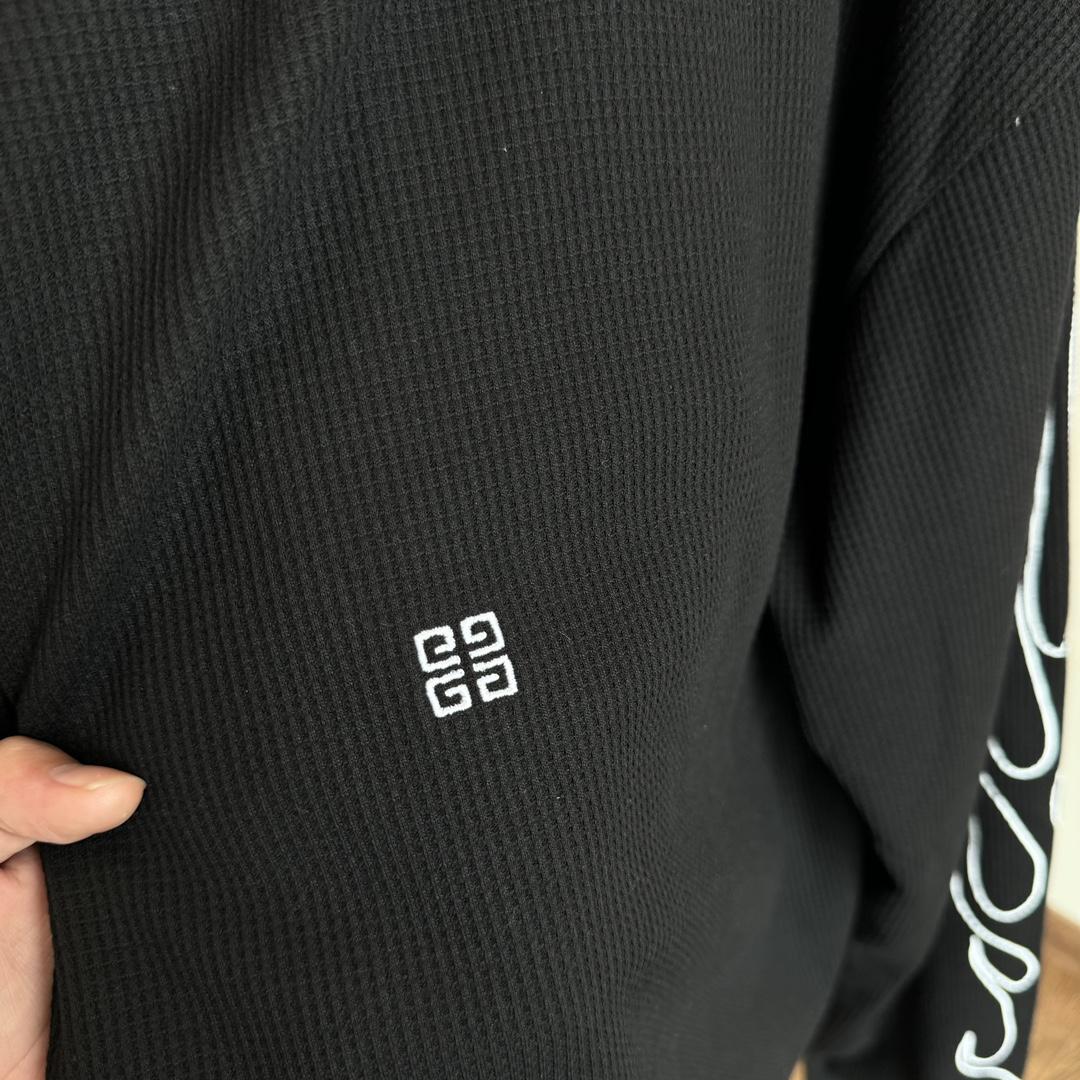 Givenchy Boxy Fit T-shirt In Cotton With GIVENCHY Dragon Print - FashionPlug