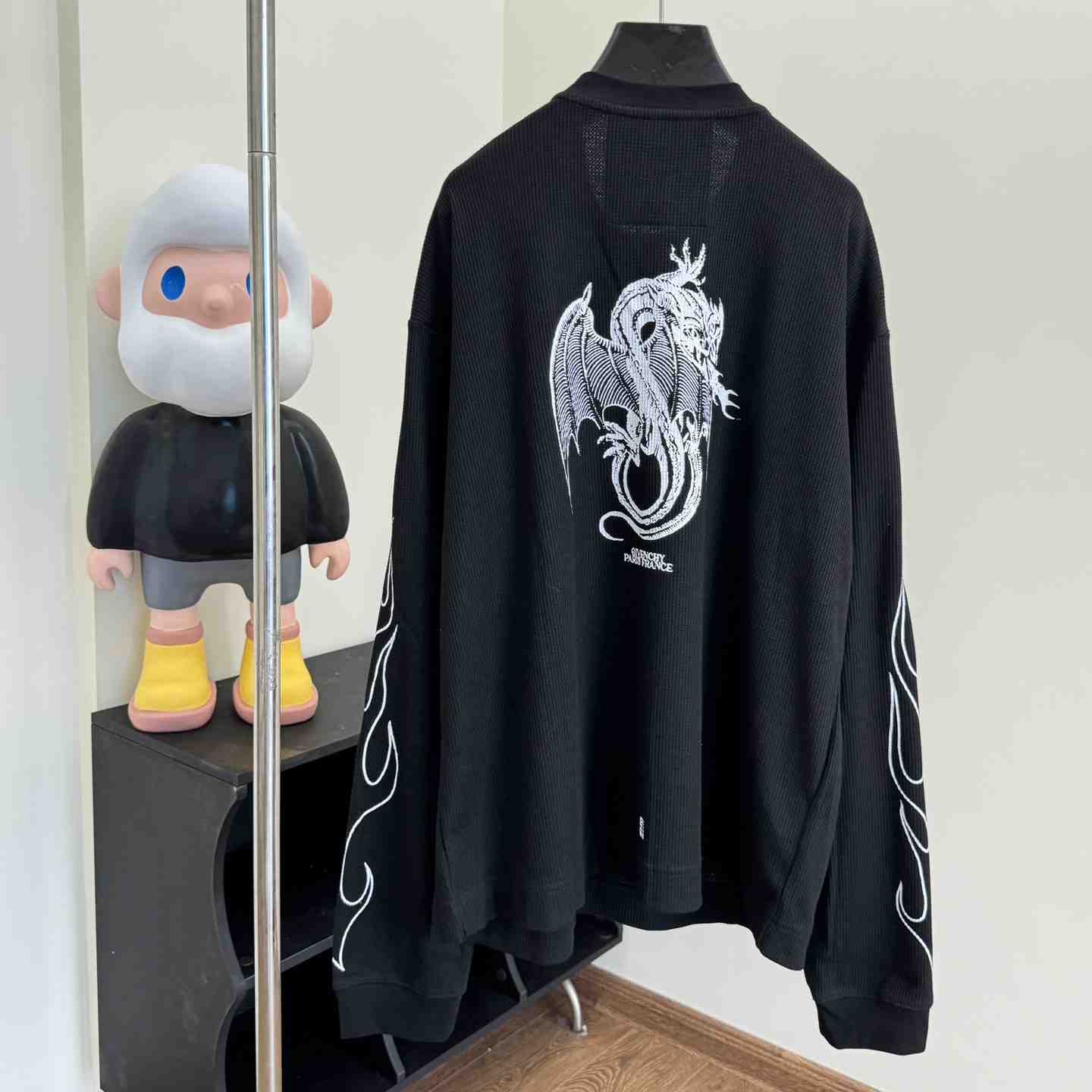 Givenchy Boxy Fit T-shirt In Cotton With GIVENCHY Dragon Print - FashionPlug