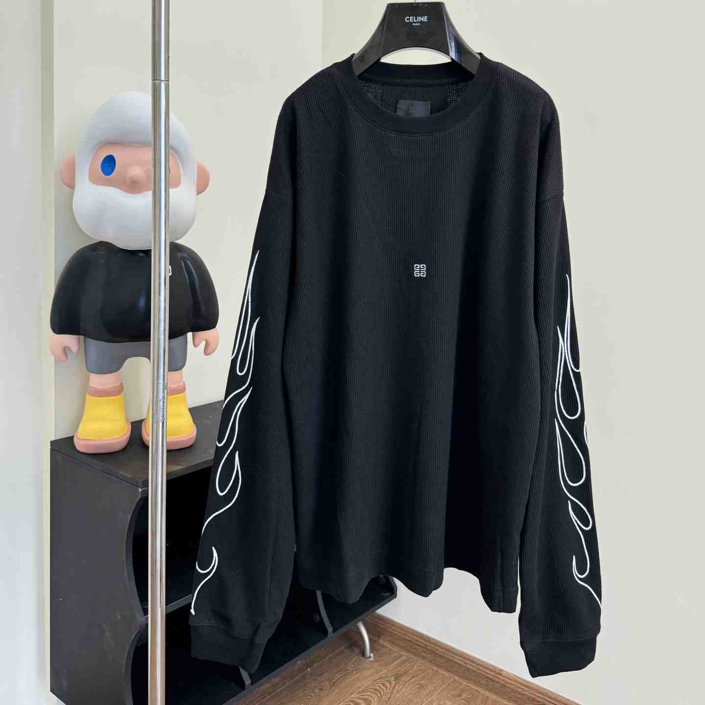 Givenchy Boxy Fit T-shirt In Cotton With GIVENCHY Dragon Print - FashionPlug