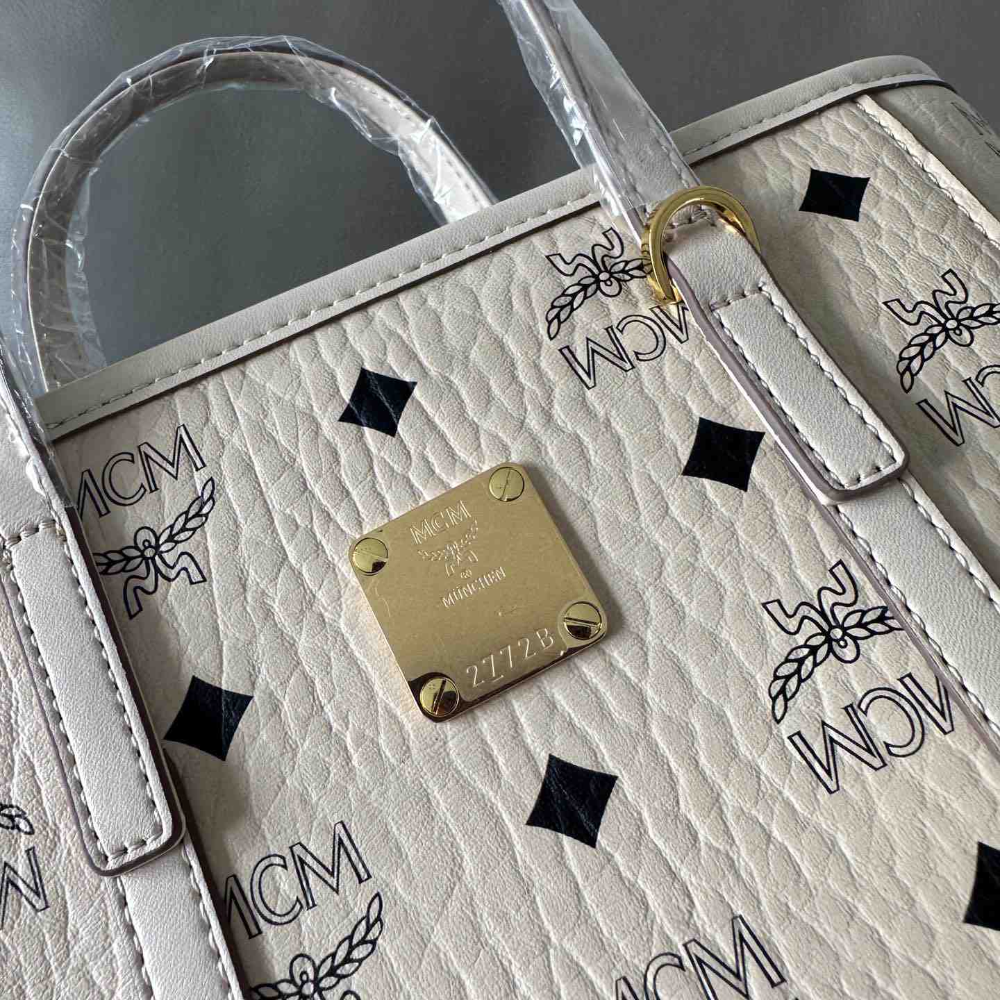 MCM Aren Top-zip Shopper In Visetos - FashionPlug