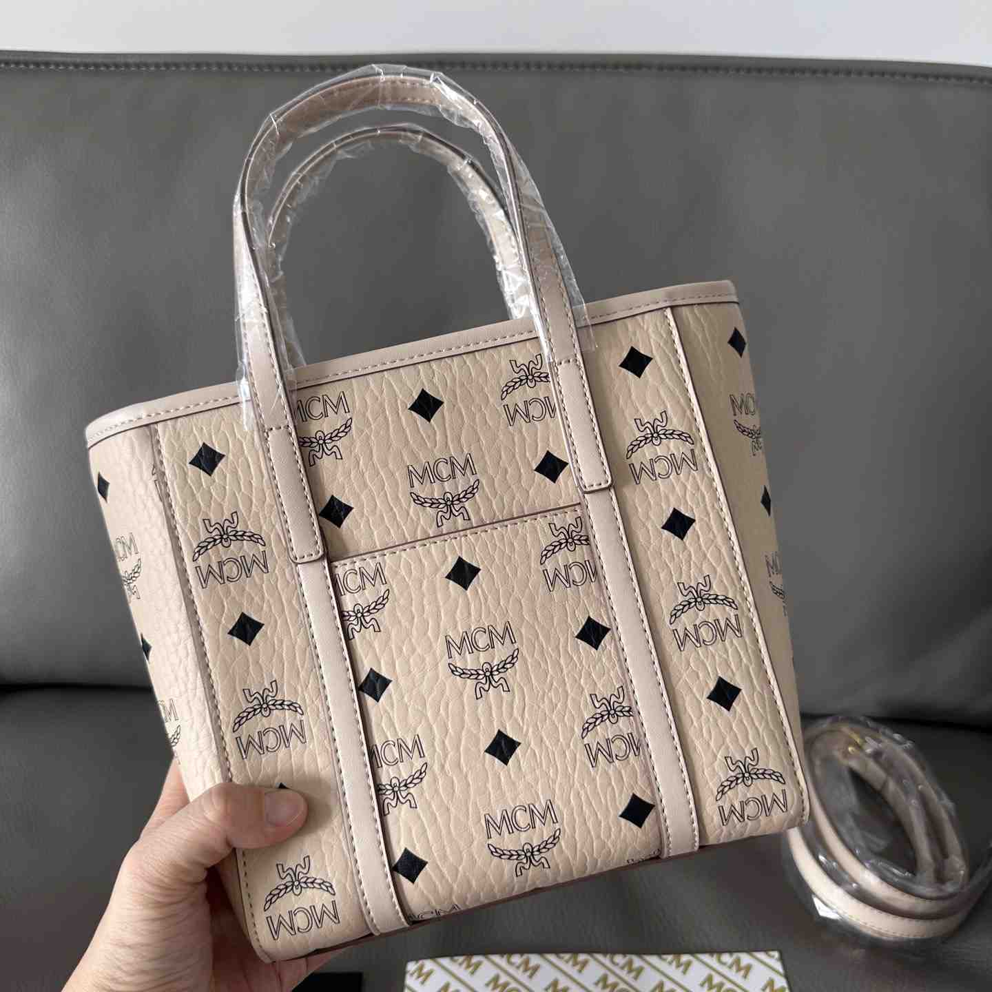 MCM Aren Top-zip Shopper In Visetos - FashionPlug