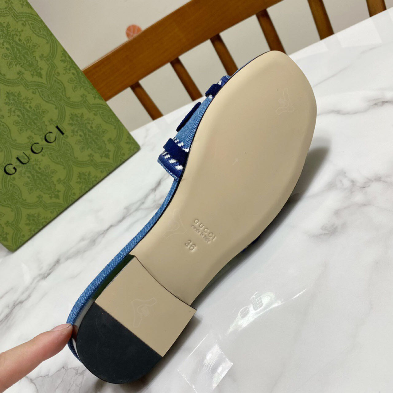 Gucci Script Block Heel Sandals - FashionPlug