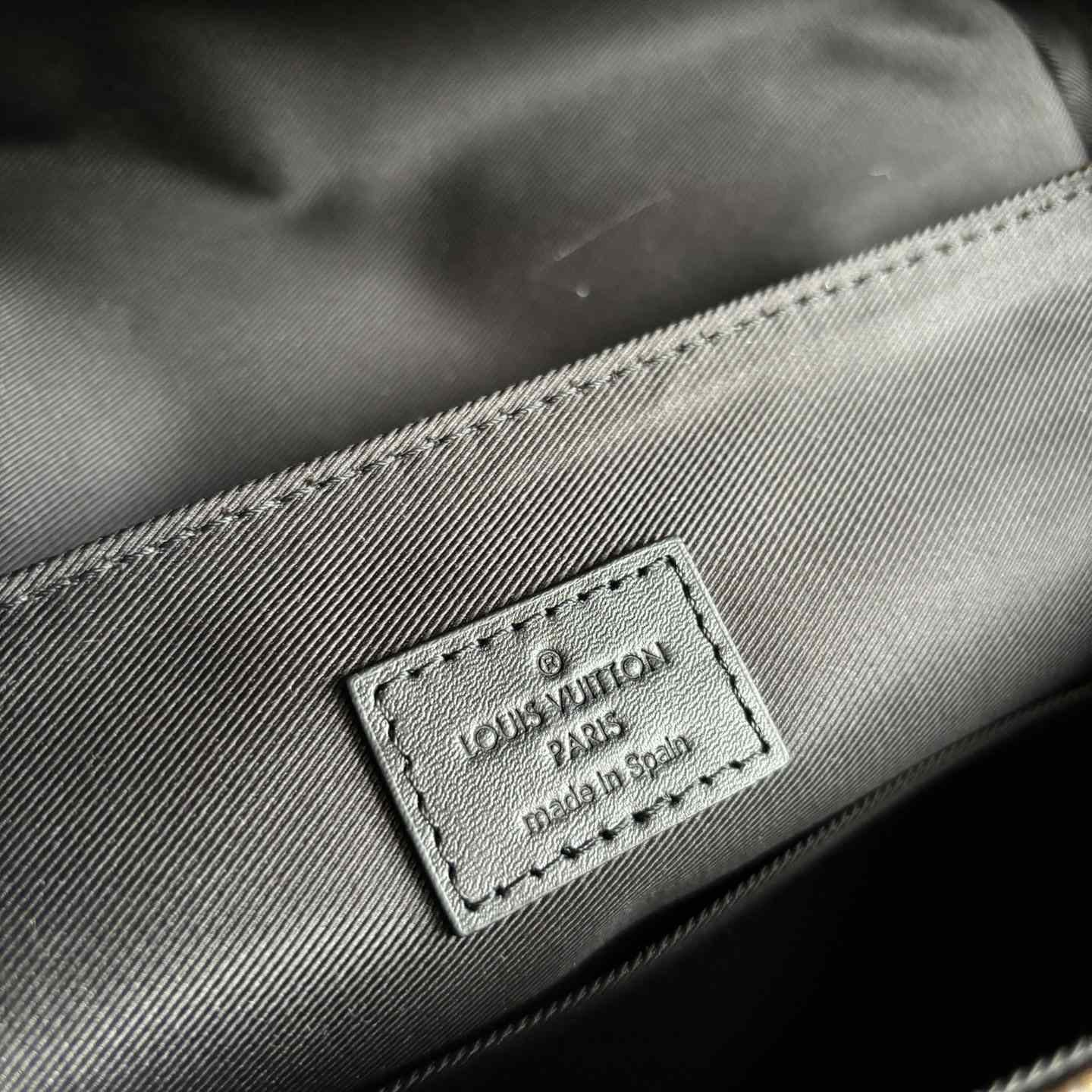 Louis Vuitton LV Trail Messenger          M46972 - FashionPlug
