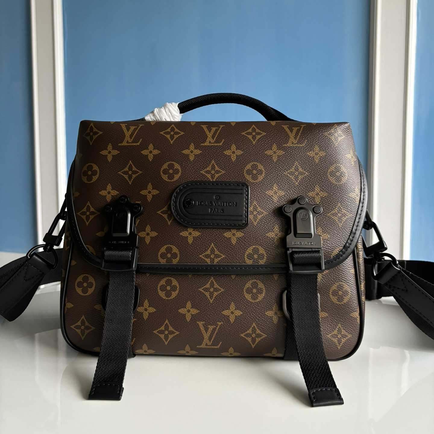 Louis Vuitton LV Trail Messenger          M46972 - FashionPlug