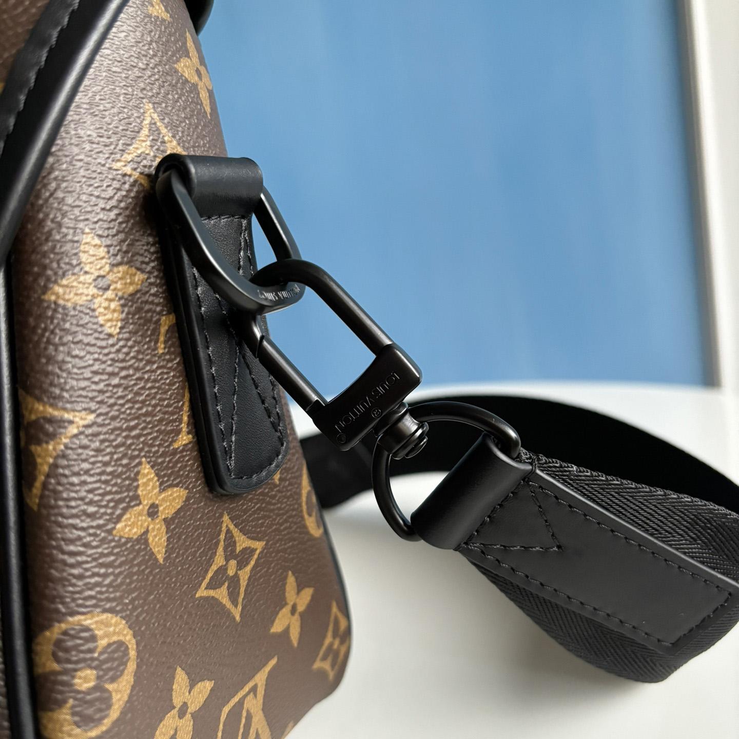 Louis Vuitton LV Trail Messenger          M46972 - FashionPlug