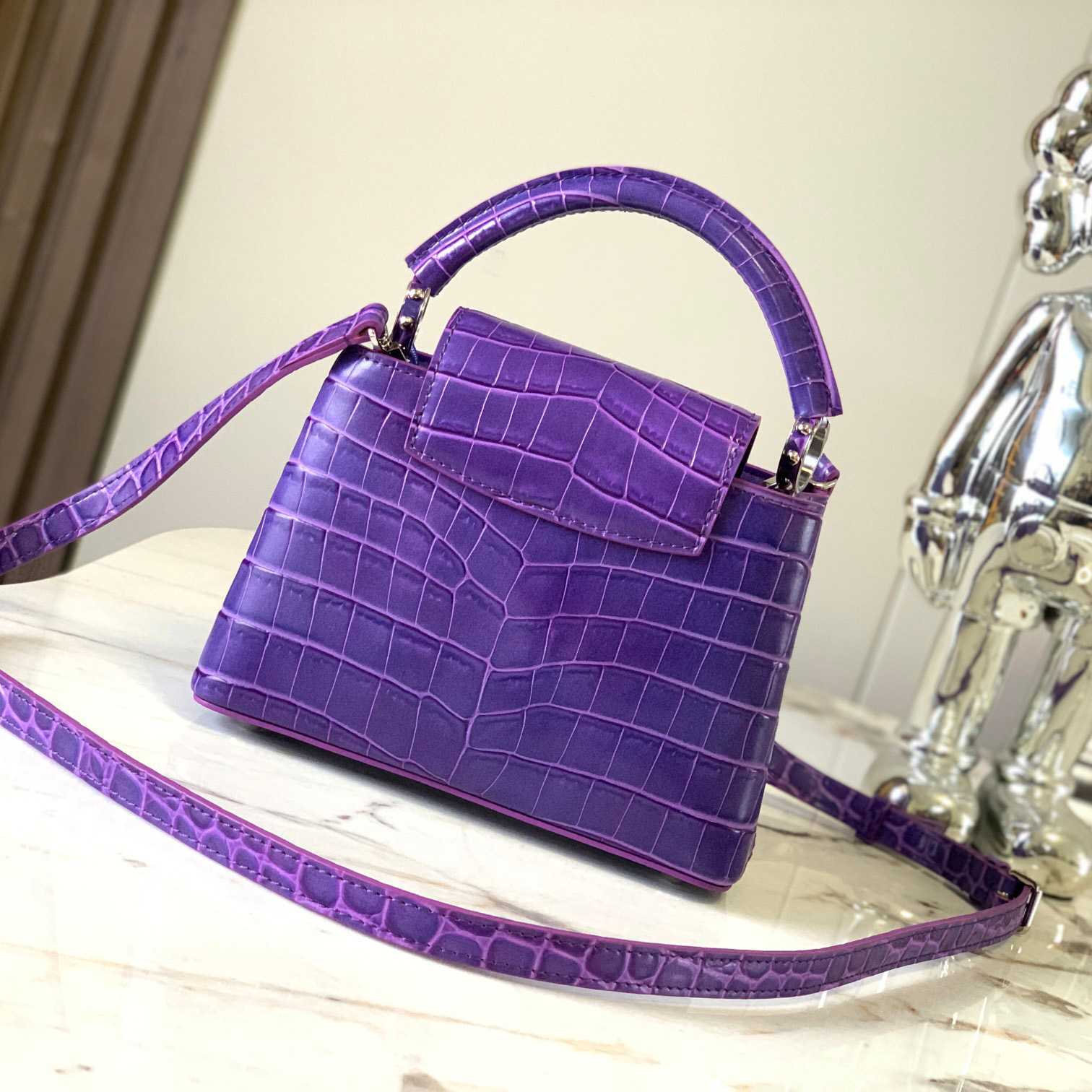 Louis Vuitton Capucines MM   N94910 - FashionPlug
