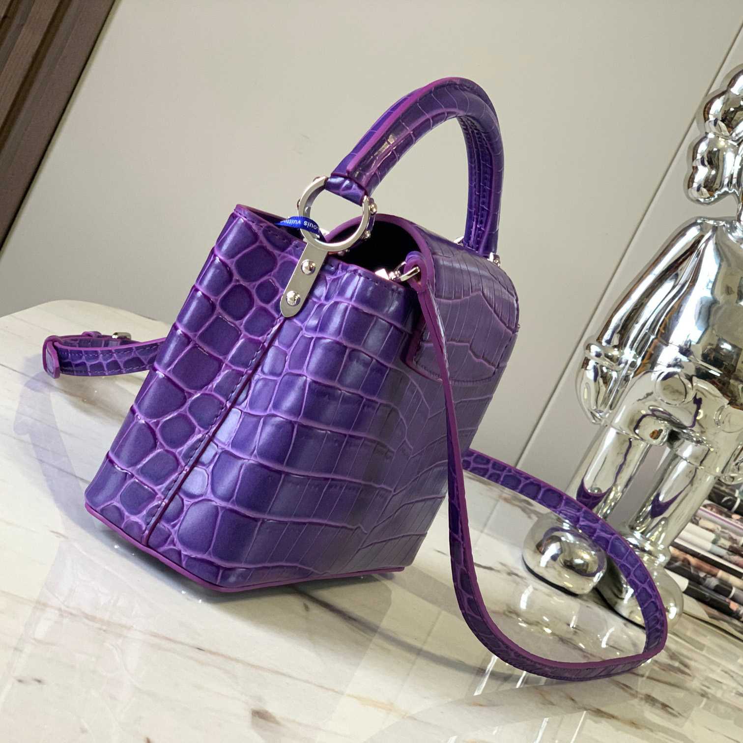 Louis Vuitton Capucines MM   N94910 - FashionPlug