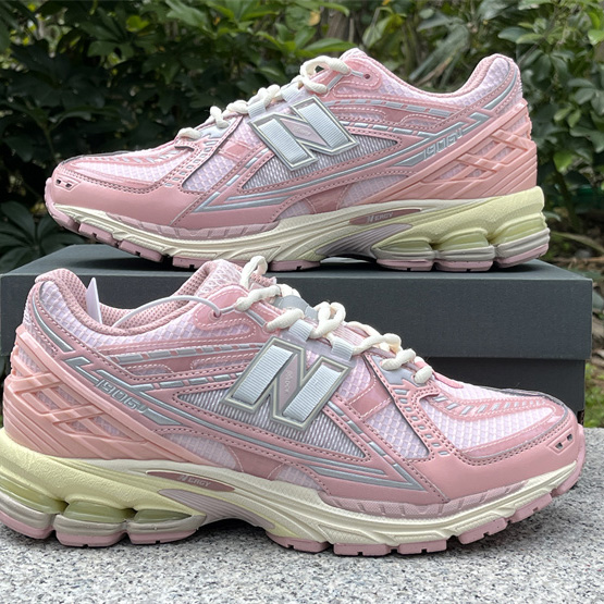 New Balance 1906R Sneakers      M1906NLN  - FashionPlug