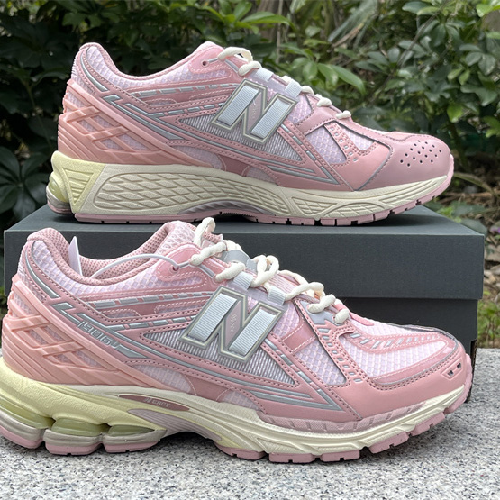 New Balance 1906R Sneakers      M1906NLN  - FashionPlug