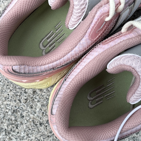 New Balance 1906R Sneakers      M1906NLN  - FashionPlug