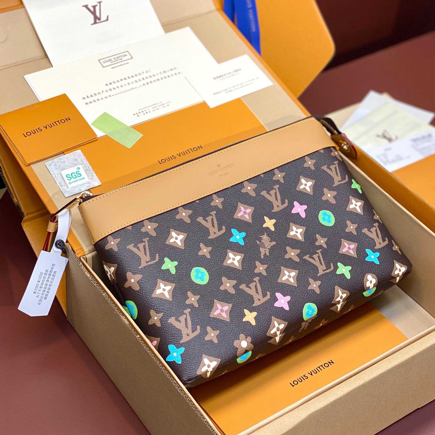 Louis Vuitton Pochette Voyage Souple    M83568 - FashionPlug