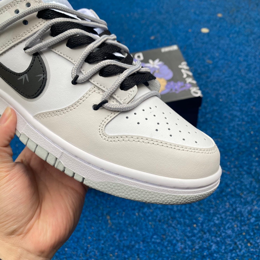 Nike Dunk Low Sneakers       DV0831-101 - FashionPlug