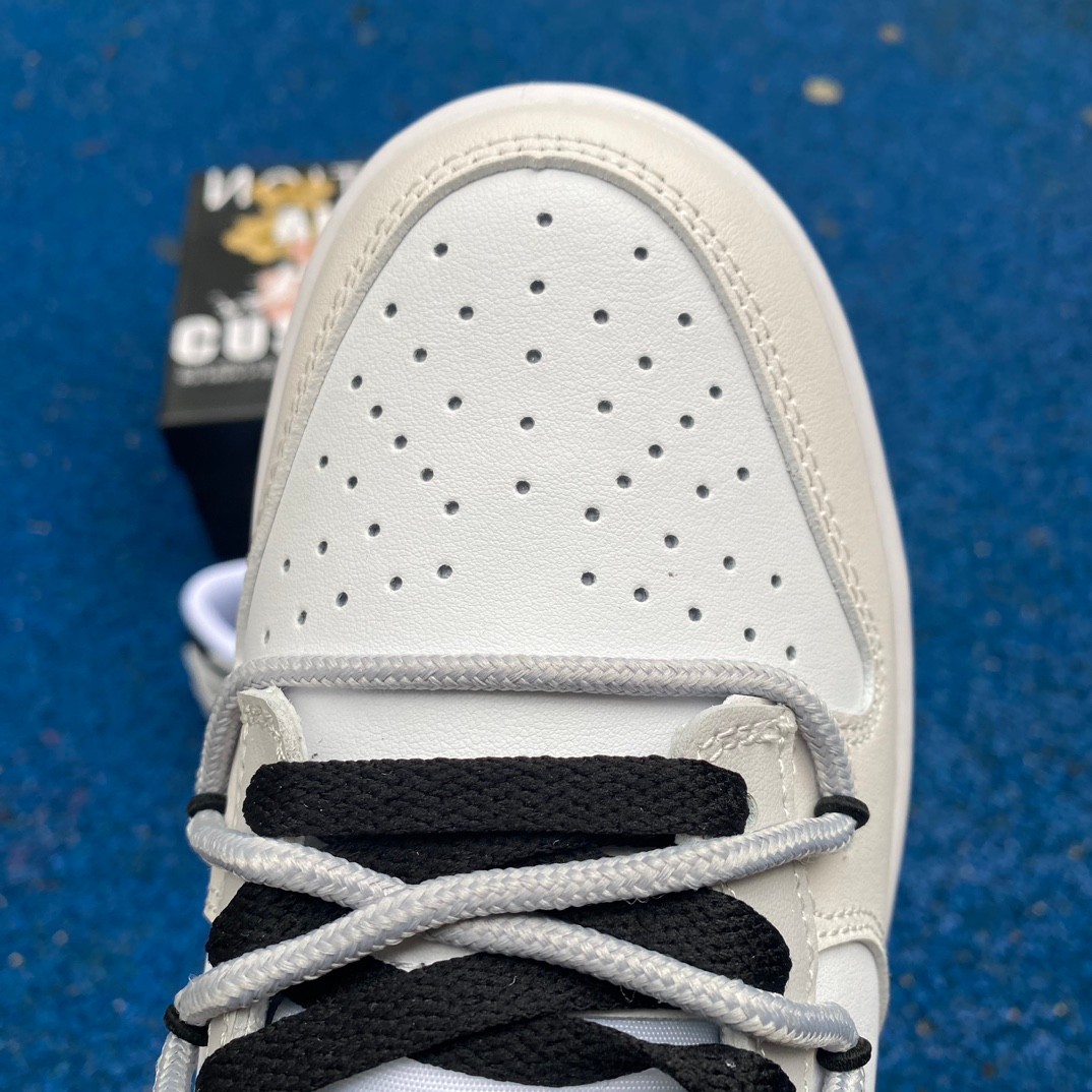 Nike Dunk Low Sneakers       DV0831-101 - FashionPlug