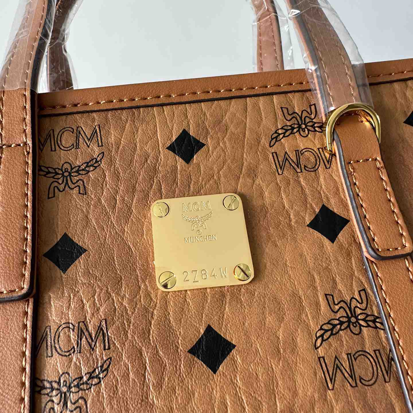 MCM Aren Top-zip Shopper In Visetos - FashionPlug