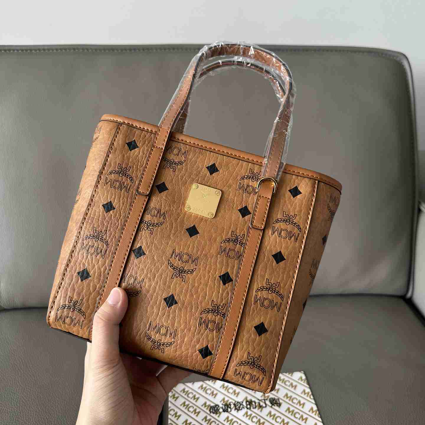 MCM Aren Top-zip Shopper In Visetos - FashionPlug