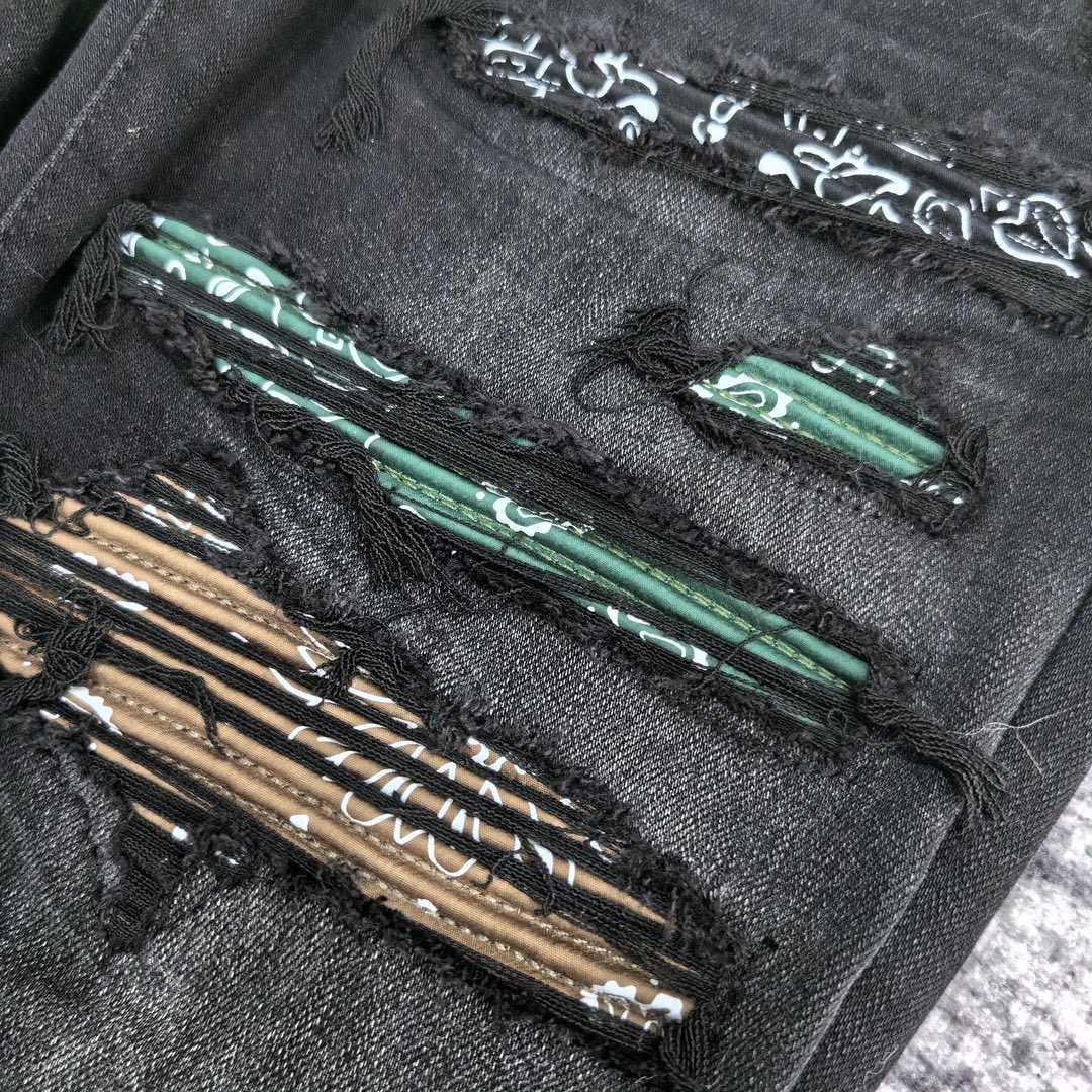 Amiri Slim Fit Jeans    665 - FashionPlug