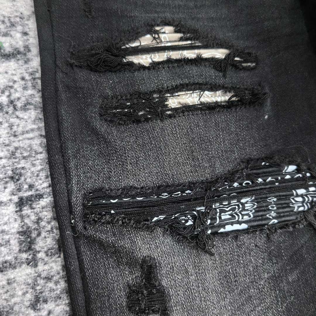 Amiri Slim Fit Jeans    665 - FashionPlug