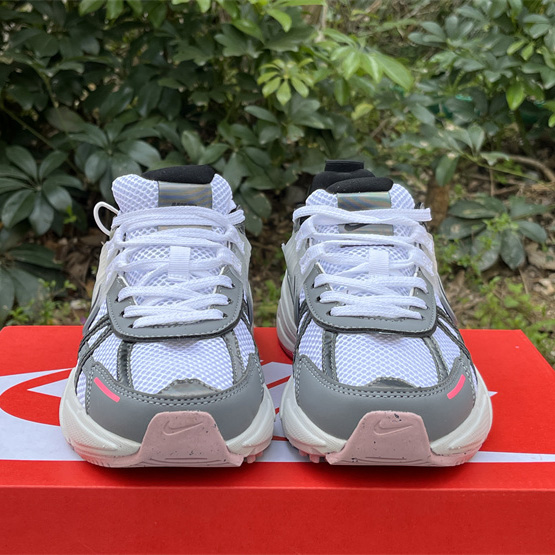 Nike Wmns v2k Runtekk Low ''White Grey Pink'' Sneaker       FZ5061-100 - FashionPlug