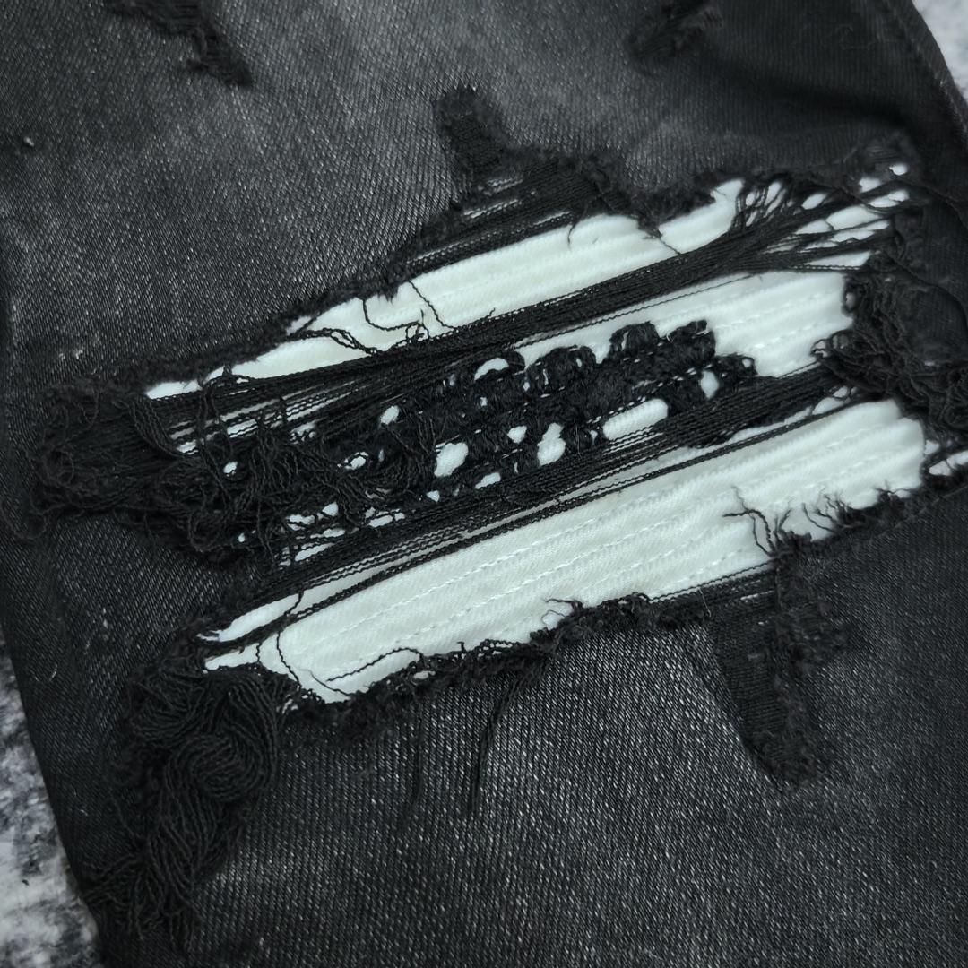 Amiri Slim Fit Jeans    660 - FashionPlug