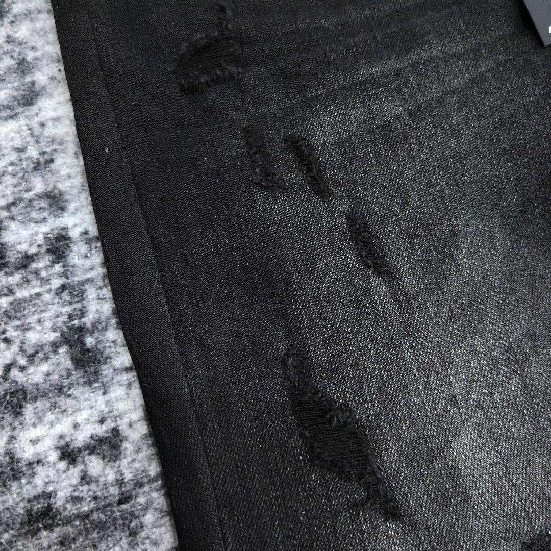 Amiri Slim Fit Jeans    660 - FashionPlug