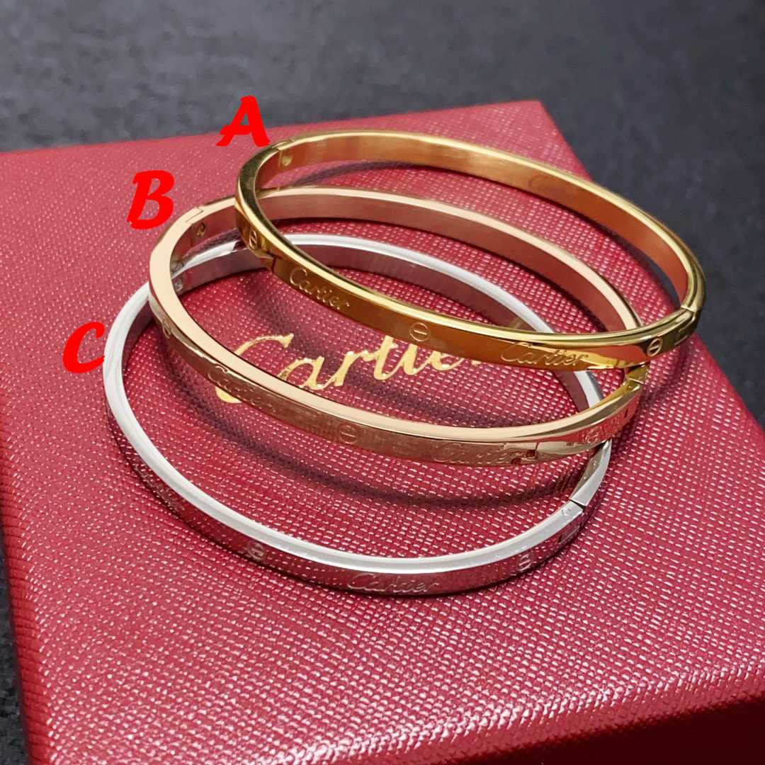 Cartier Bracelet - FashionPlug