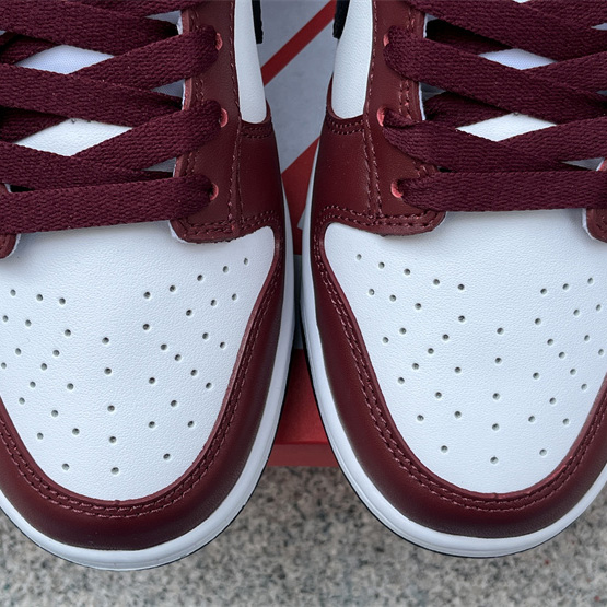 Nike Dunk Low SE Sneaker      FJ4616-600 - FashionPlug