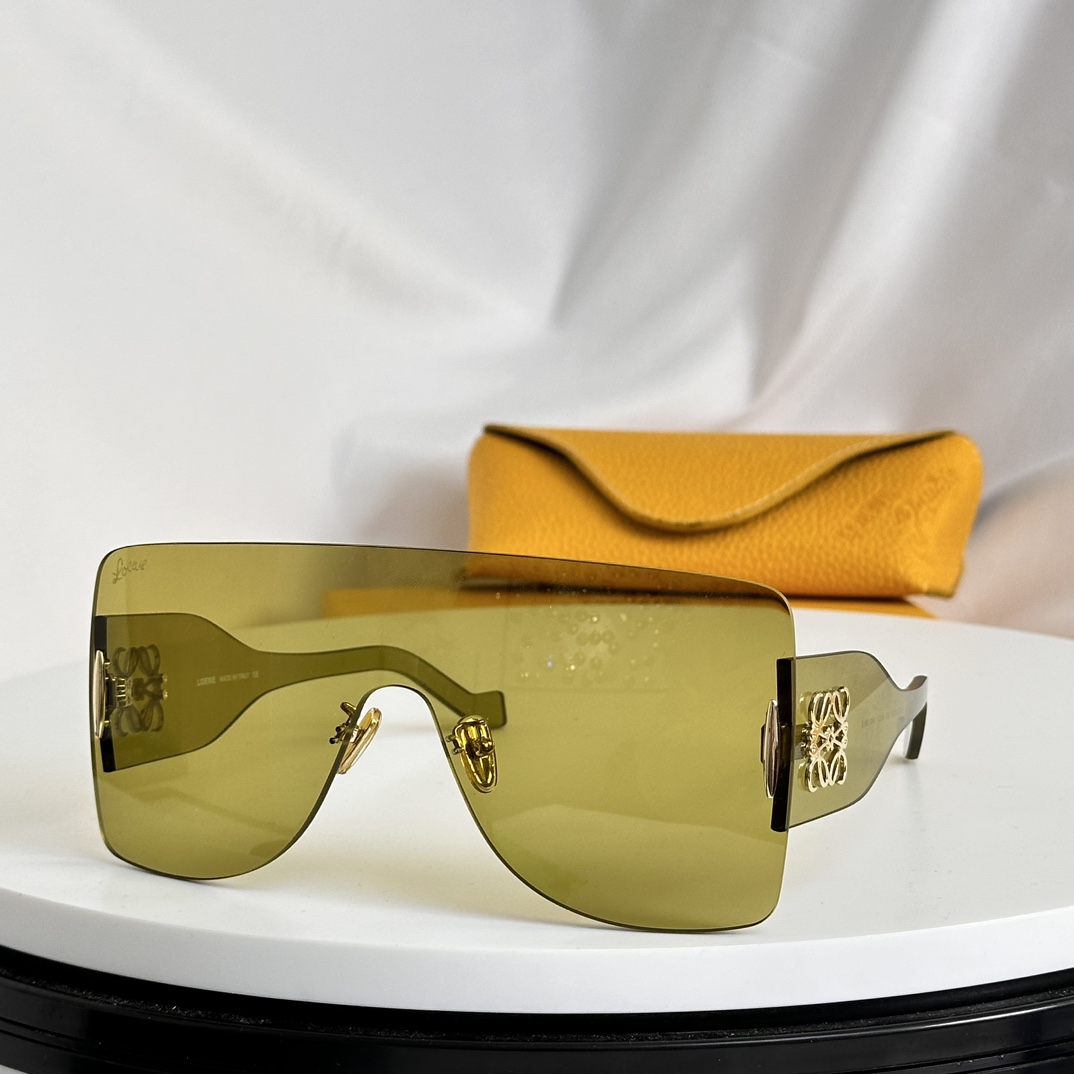 Loewe Mask-Frame Sunglasses       G736270X09 - FashionPlug
