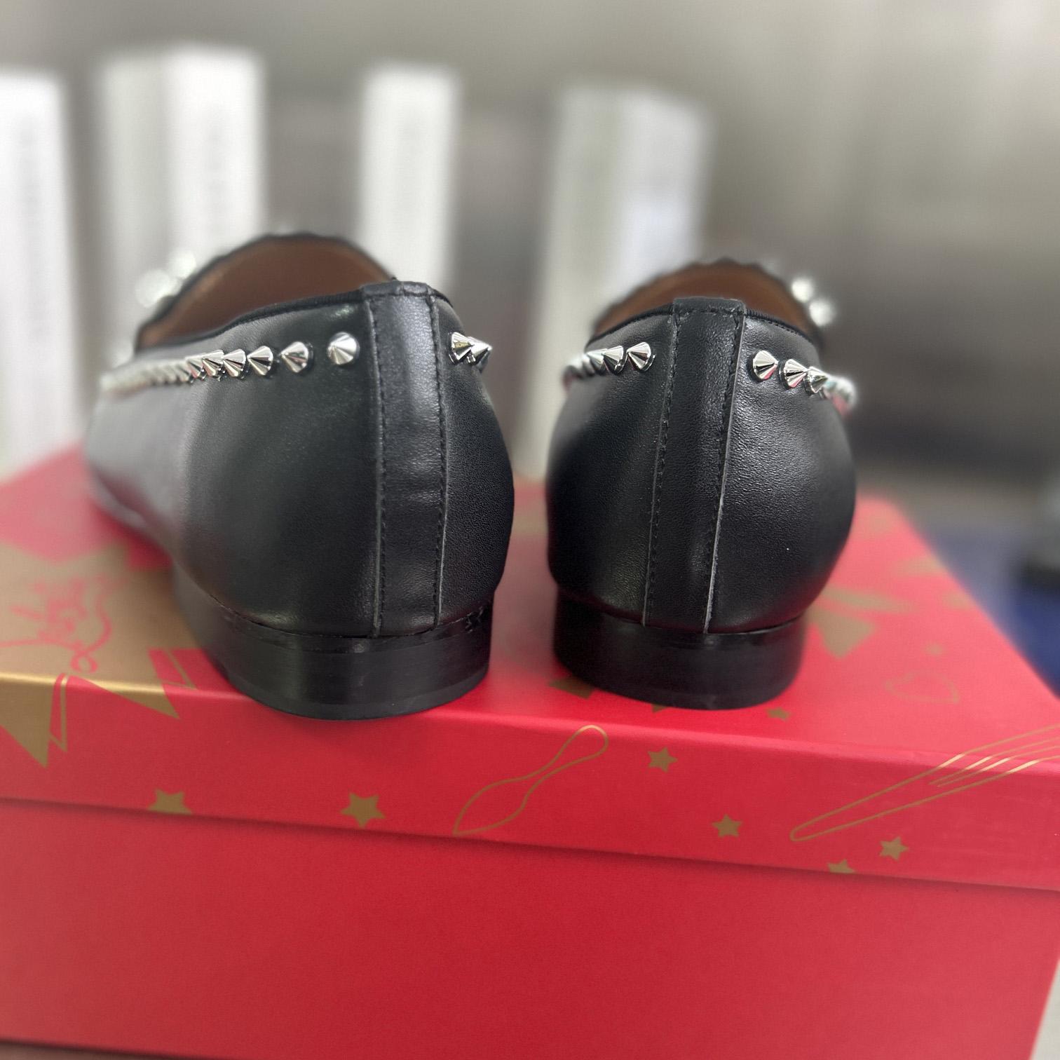 Christian Louboutin Dandy Cloo - FashionPlug
