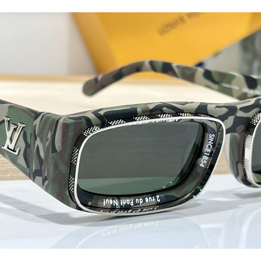 Louis Vuitton LV Super Vision Low Square Sunglasses     Z2397W - FashionPlug