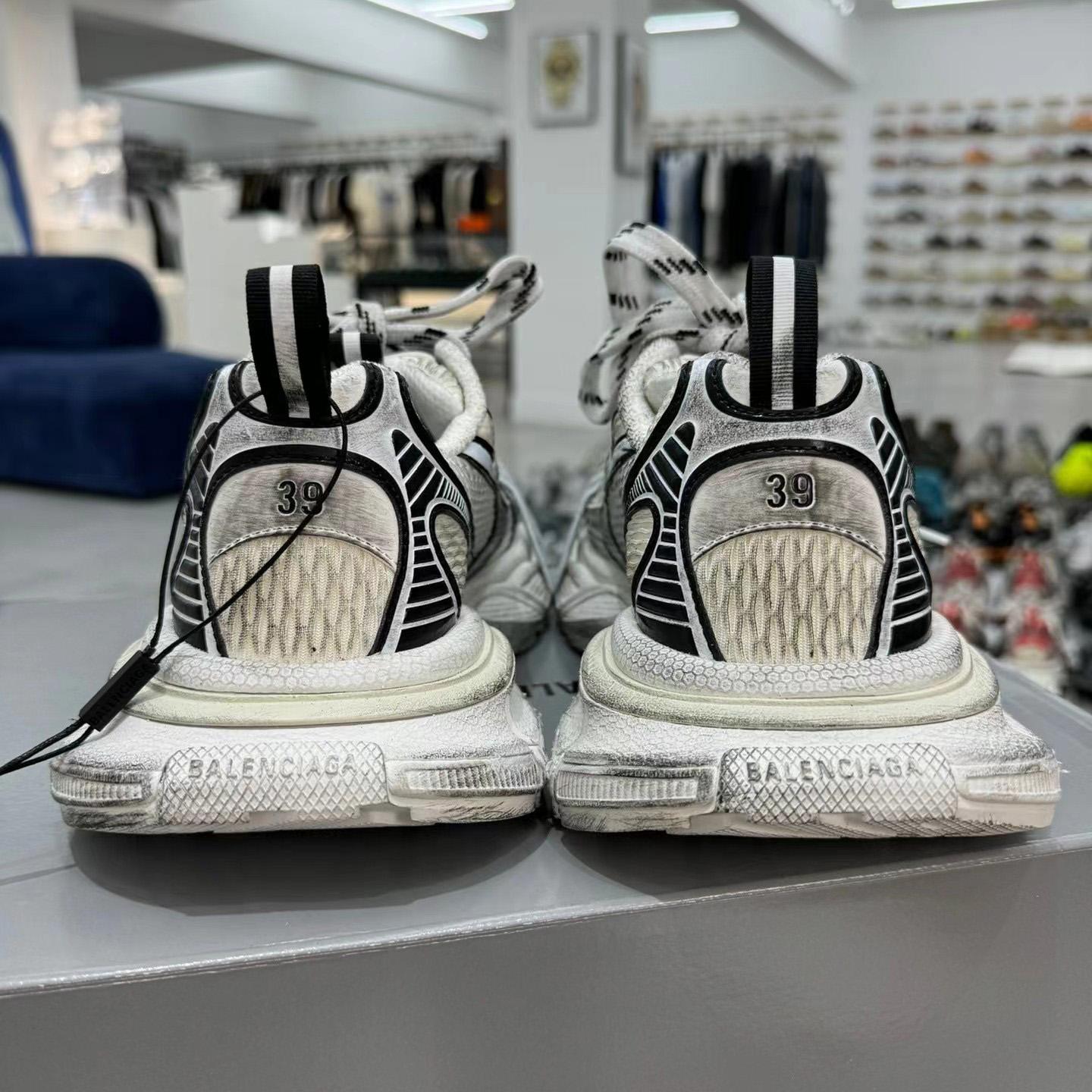 Balenciaga 3XL Sneaker  - FashionPlug
