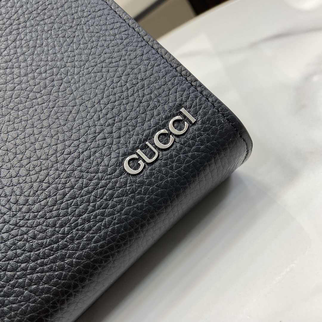 Gucci Pouch With Gucci Logo - FashionPlug