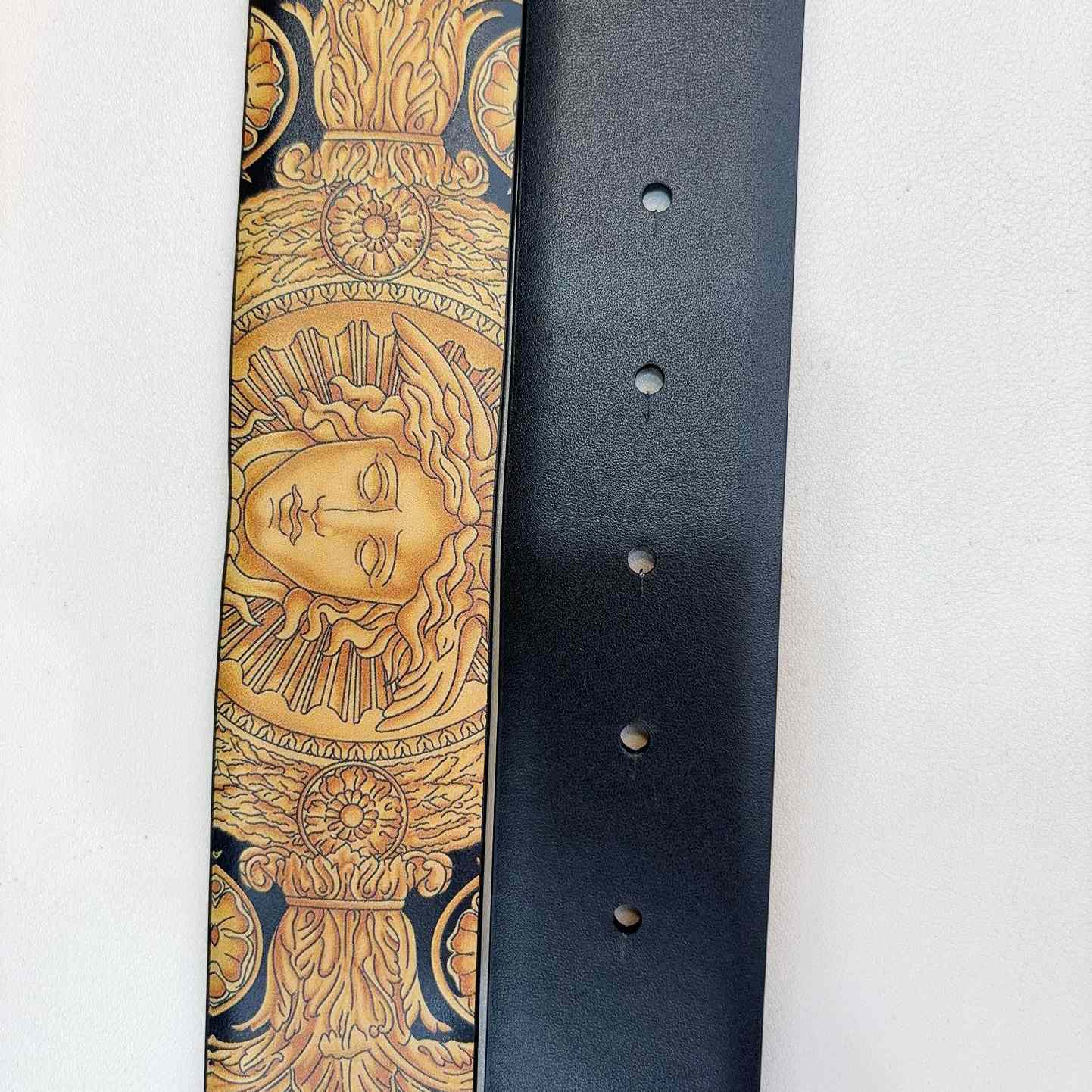 Versace Barocco Reversible Leather Belt    40mm - FashionPlug