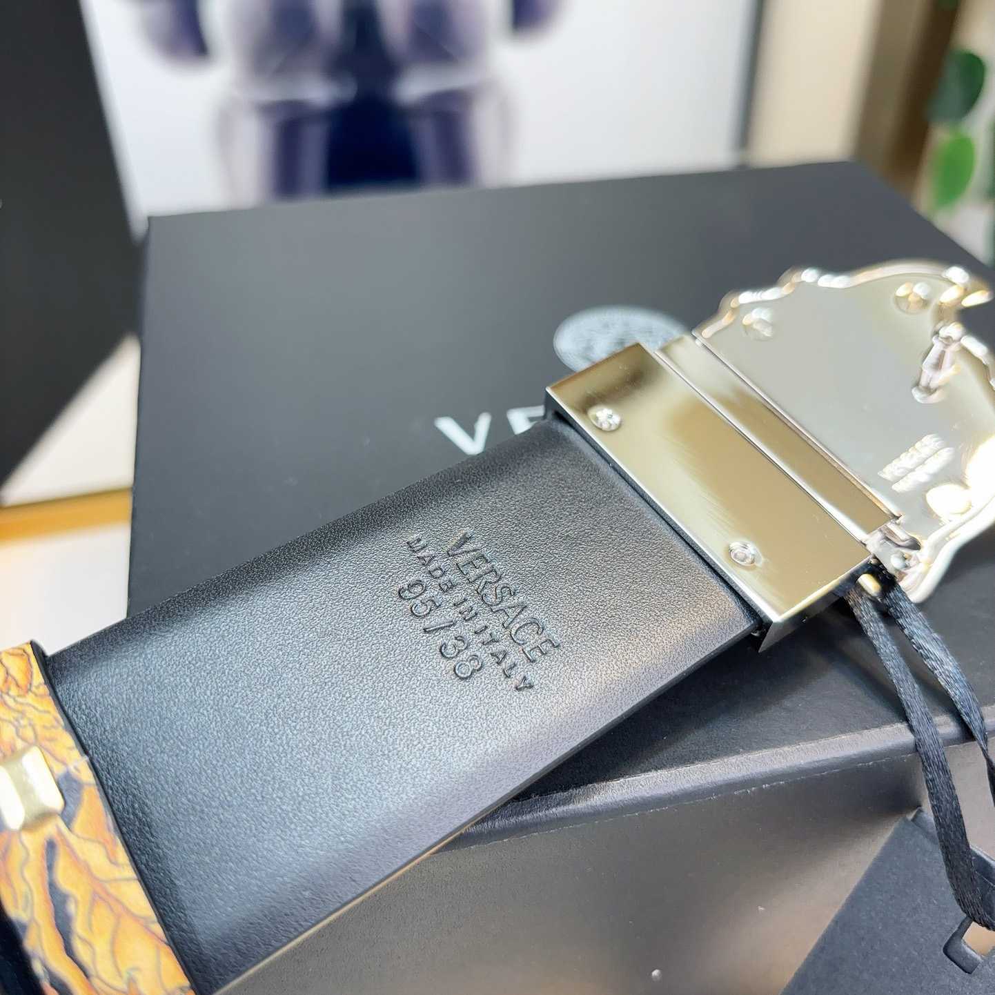 Versace Barocco Reversible Leather Belt    40mm - FashionPlug