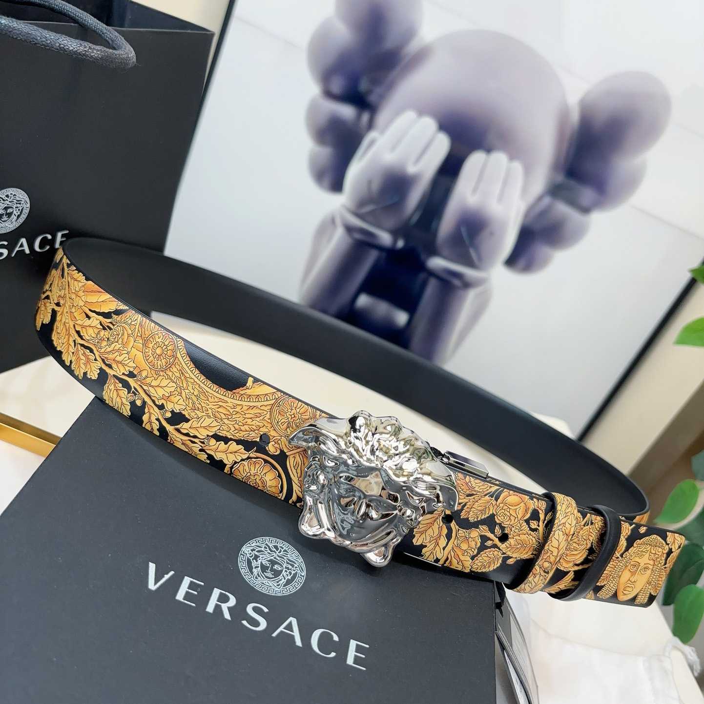 Versace Barocco Reversible Leather Belt    40mm - FashionPlug