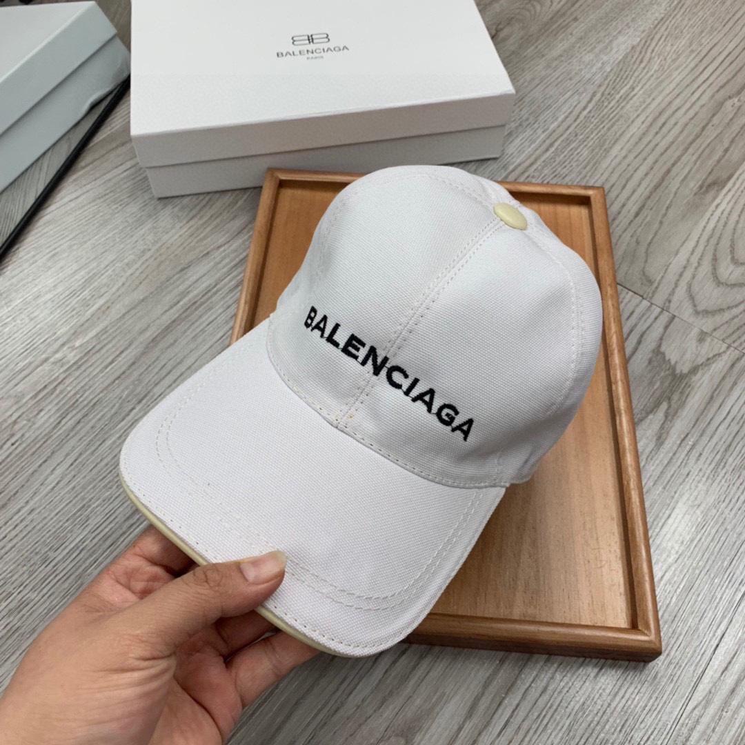 Balenciaga Embroidered-logo Six-panel Cap - FashionPlug