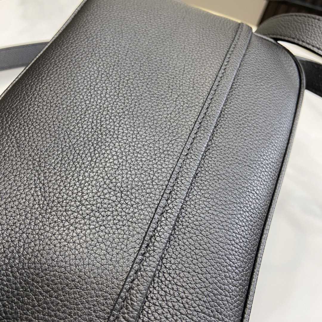 Gucci Mini Shoulder Bag - FashionPlug