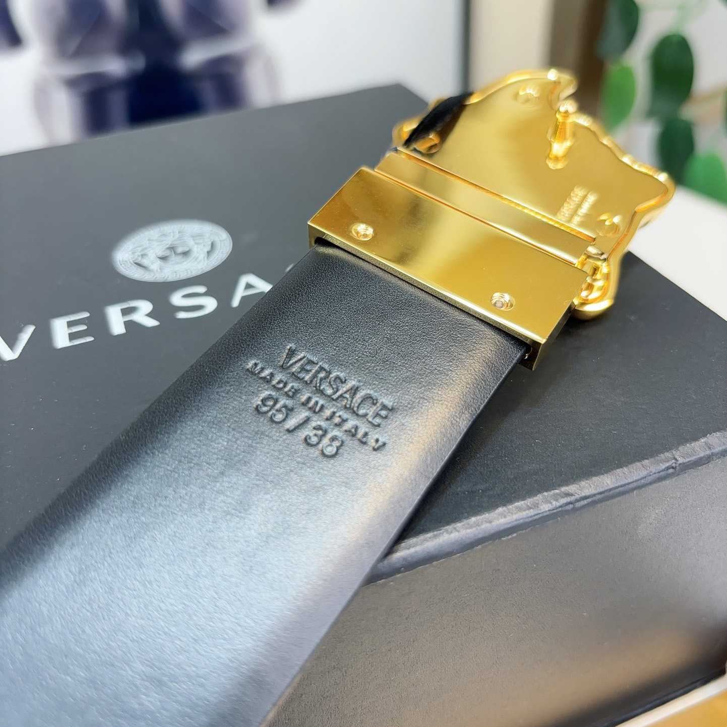 Versace Barocco Reversible Leather Belt    40mm - FashionPlug