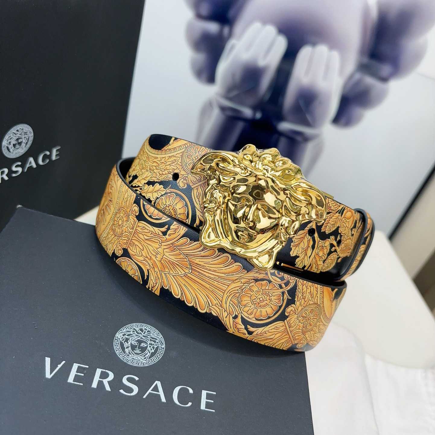 Versace Barocco Reversible Leather Belt    40mm - FashionPlug